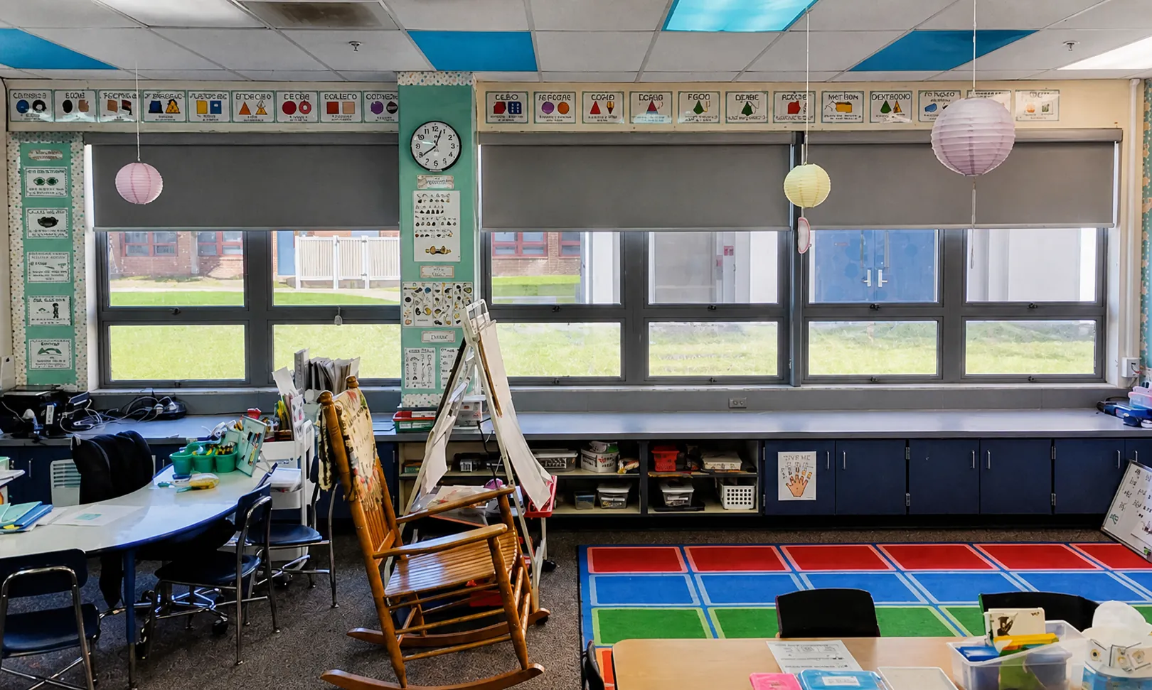 Commercial roller shades controlling daylight in a Nocatee classroom